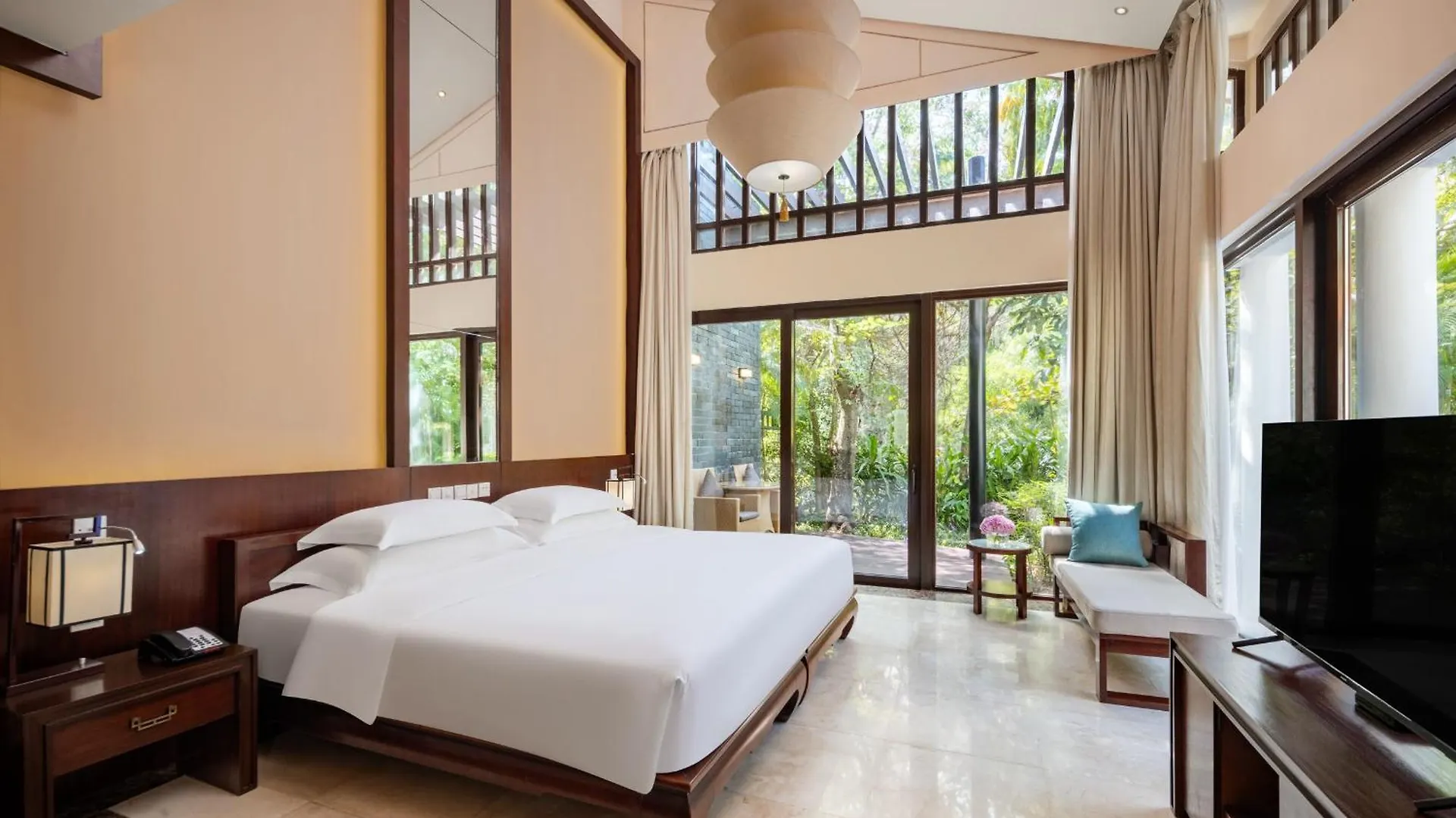 Banyan Tree Sanya - Private Beach